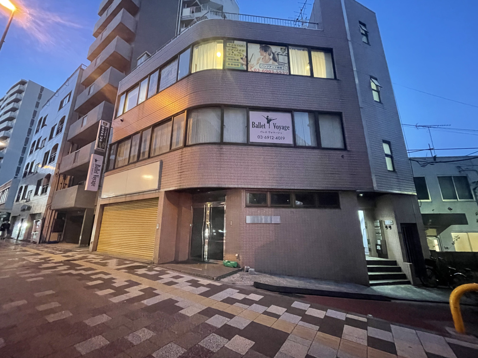 関綜エンジニアリング東京支店の外観写真。貸事務所の成約事例。